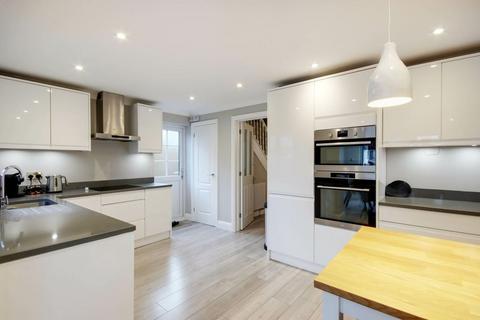 19 Brindles Field, Tonbridge, TN9 2YR