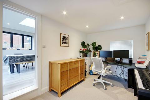 19 Brindles Field, Tonbridge, TN9 2YR