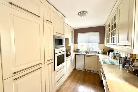 71 Caldercroft, Elland, HX5 9AY
