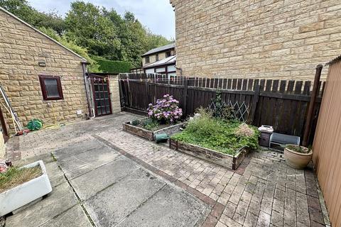 71 Caldercroft, Elland, HX5 9AY