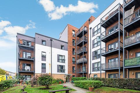 2 bedroom apartment for sale, Fairthorn Road, London