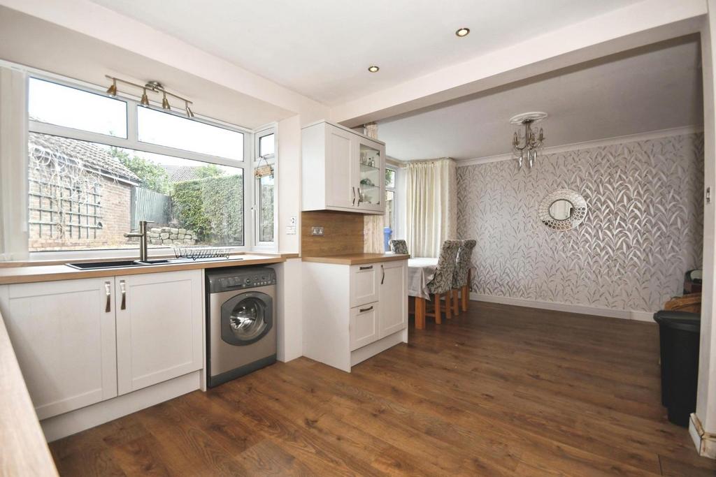 Dining kitchen