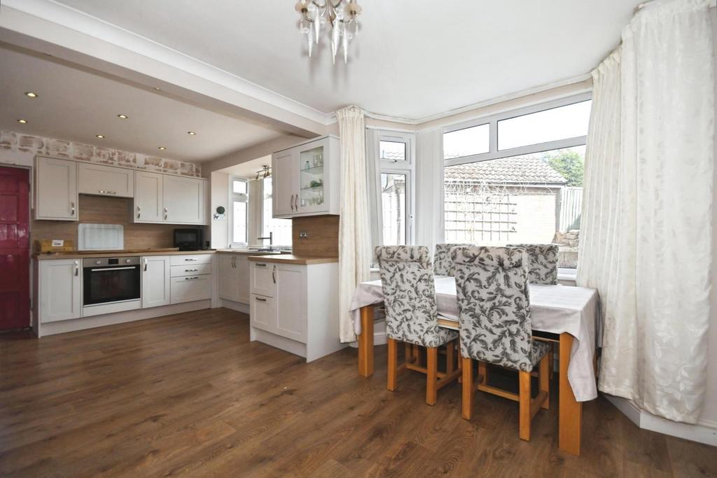 Dining kitchen