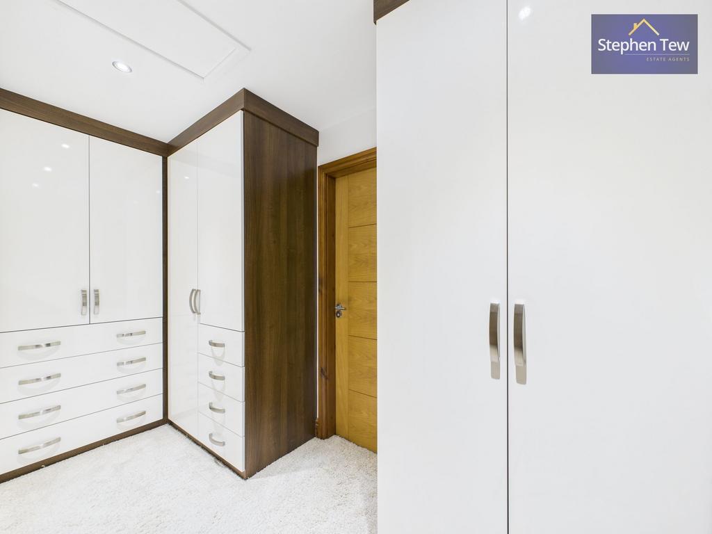 Walk-In Wardrobe