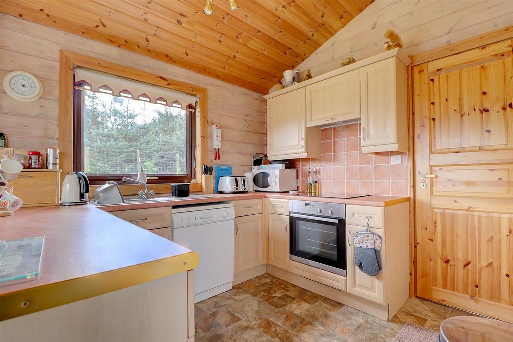 Kitchen .1.jpg