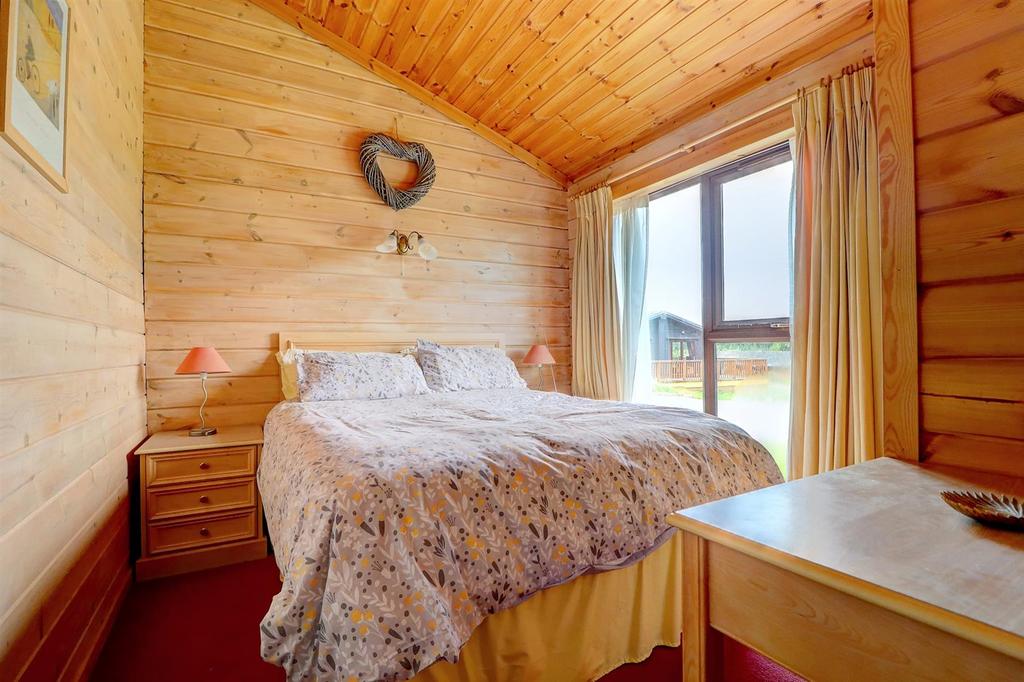 Bed 1 .1.jpg