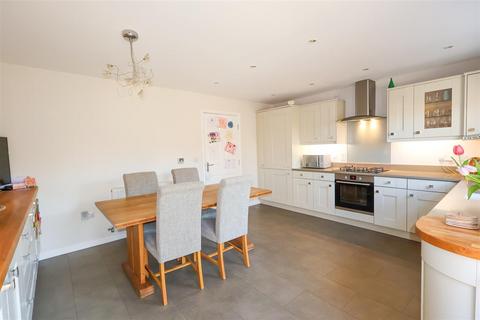 17 Fennell Grove, Ripon, HG4 2TE