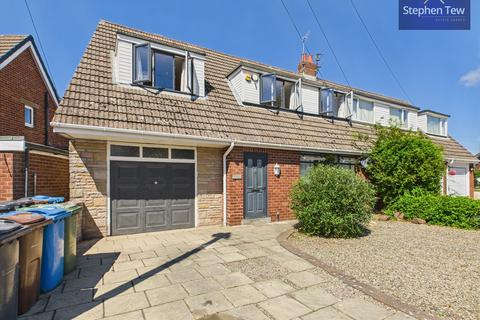 undefined, Bleasdale Avenue, Staining, FY3