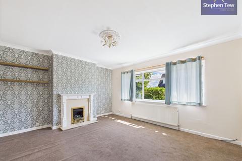 undefined, Bleasdale Avenue, Staining, FY3