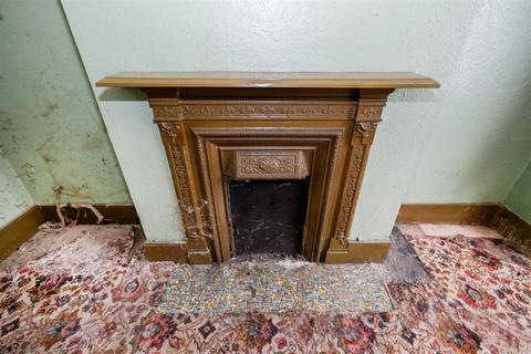 undefined, Carnarvon Road, London