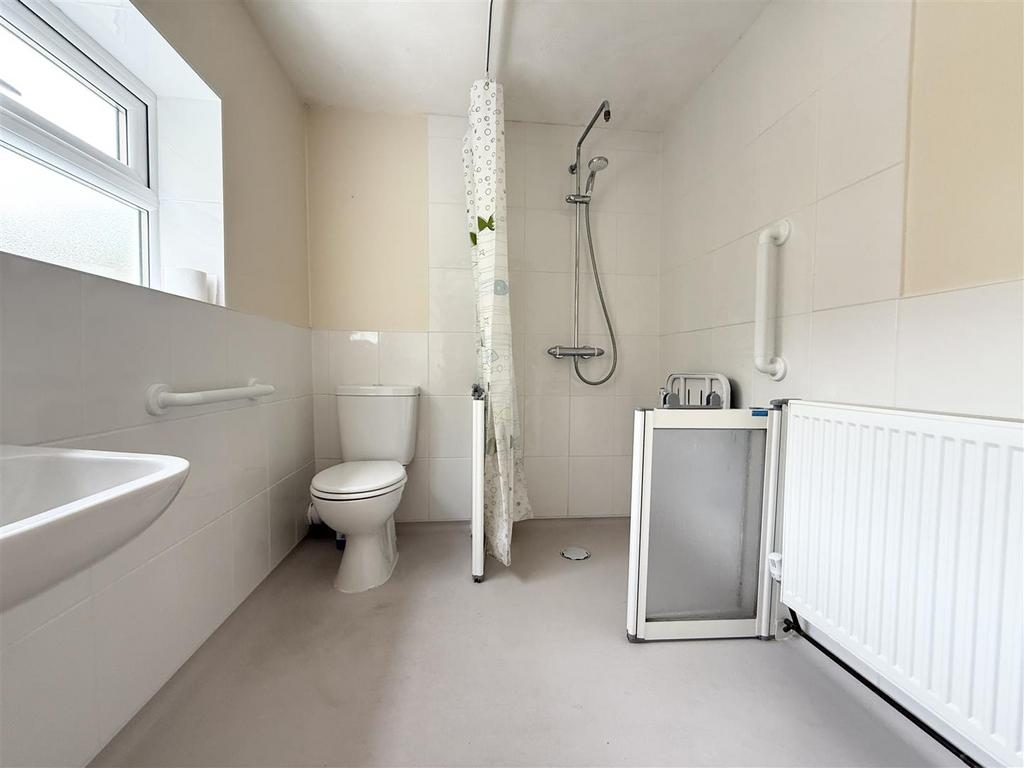 Downstairs Wet Room