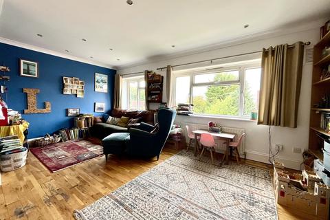 75 Reynolds Avenue, Chessington, KT9 2LQ