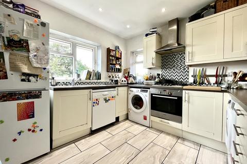 75 Reynolds Avenue, Chessington, KT9 2LQ