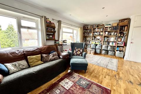 75 Reynolds Avenue, Chessington, KT9 2LQ