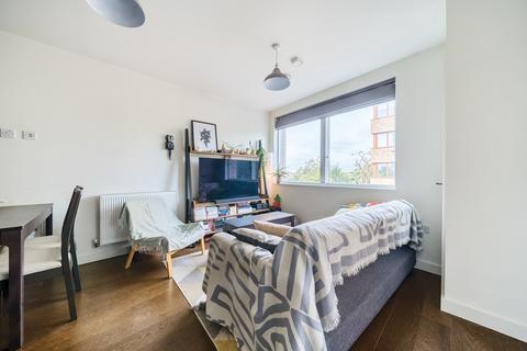 1 bedroom apartment for sale, Kenneth Way, London