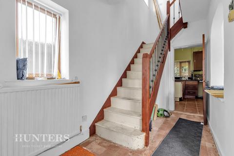 16 Ashbrook Crescent, Rochdale, OL12 9AJ