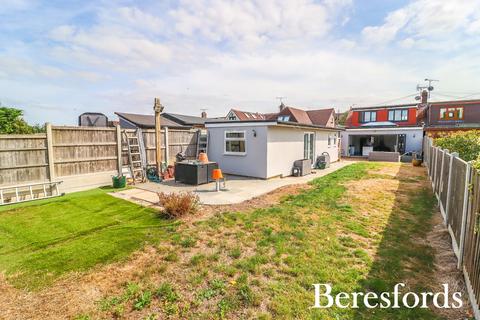 4 bedroom semi-detached house for sale, Cadogan Avenue, West Horndon, CM13