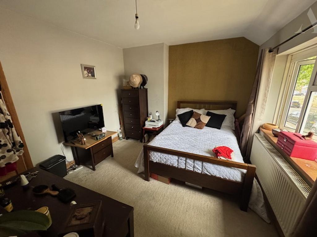 49 Ingleton Road bedroom 1