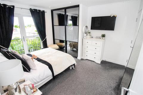 2 bedroom flat for sale, 1307 - 1321London Road, Leigh-On-Sea