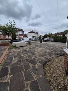 3 bedroom house to rent, Lakenheath, London, N14