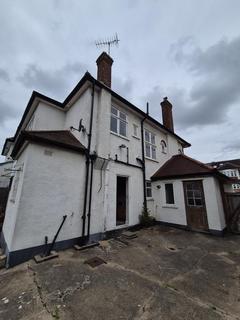 3 bedroom house to rent, Lakenheath, London, N14