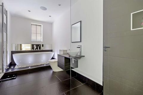 4 bedroom detached house for sale, Barton Lane, Doncaster DN3