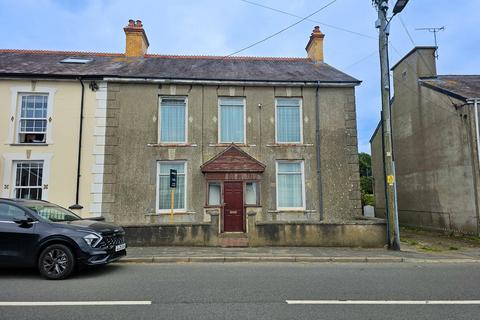 undefined, Llanon