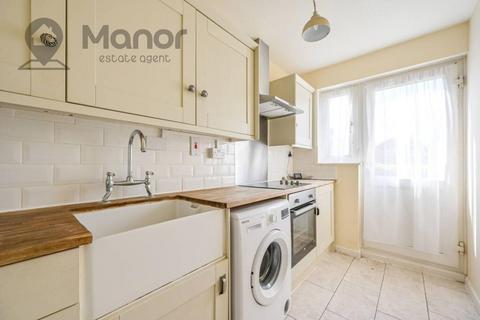 1 bedroom ground floor flat for sale, Dunnock Road, East Ham, E6 5SX