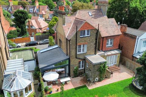 undefined, Queen Annes Gardens, London