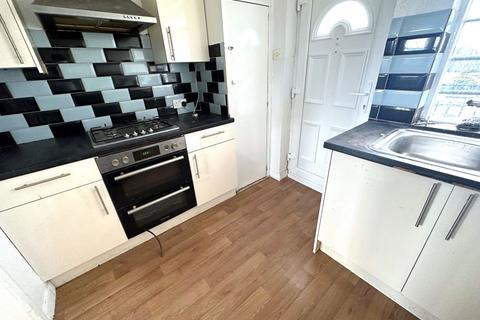 2 bedroom apartment to rent, Uxbridge Road, Hayes, Middlesex, UB4 0RR