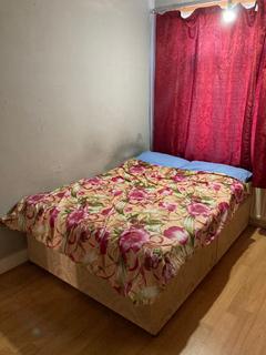 1 bedroom in a flat share to rent, Eton Road, Ilford IG1