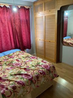 1 bedroom in a flat share to rent, Eton Road, Ilford IG1