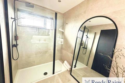 2 bedroom end of terrace house to rent, Sedan Close, Greater Manchester M5