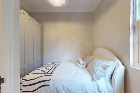 2 bedroom apartment to rent, Caledonian Road, London N1