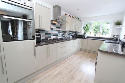 3 bedroom detached house for sale, Scotts Green Close, Dudley DY1
