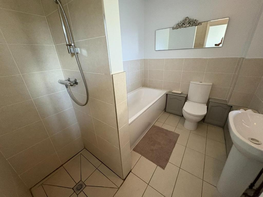 Bathroom.JPEG