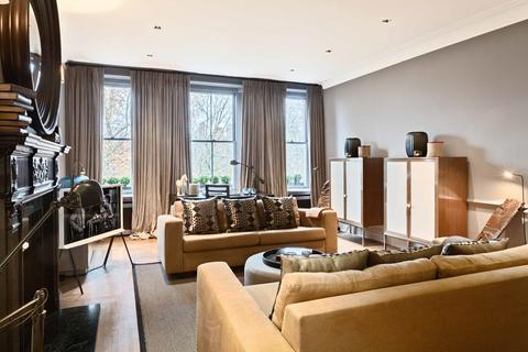 2 bedroom flat to rent, Cadogan Square, London SW1X