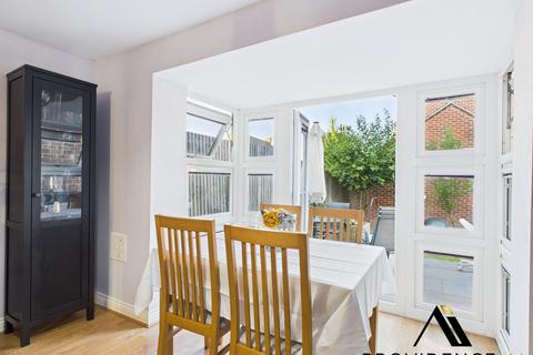 73 Carter Drive, Basingstoke, RG24 9UL