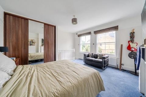 2 bedroom flat for sale, Bedford Hill, Balham, London, SW12