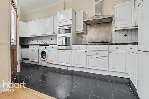 3 bedroom terraced house to rent, Mortlake Road, Ilford