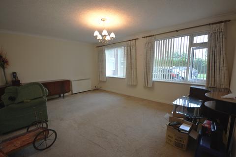 2 bedroom apartment for sale, Dovehouse Close, Whitefield, M45 7PE