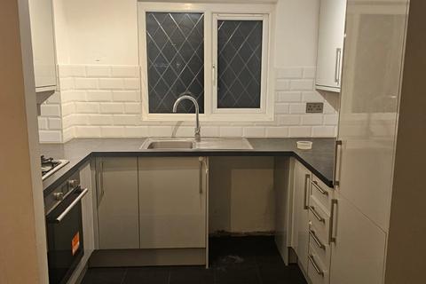 2 bedroom flat to rent, Yiewsley, West Drayton UB7