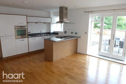 2 bedroom apartment to rent, Crown Lane, Maidenhead