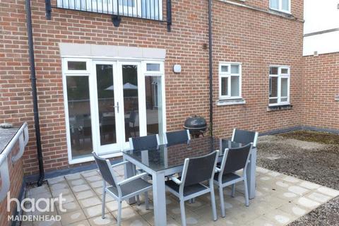 2 bedroom apartment to rent, Crown Lane, Maidenhead