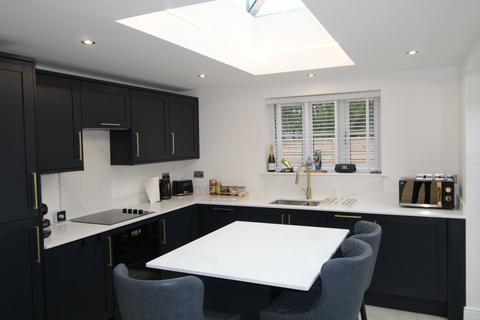 3 bedroom semi-detached bungalow for sale, Shirley Avenue, Hyde