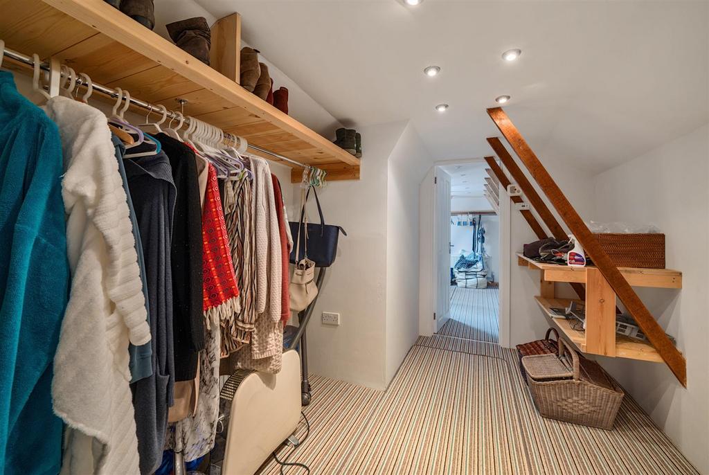 Walk-in Wardrobe