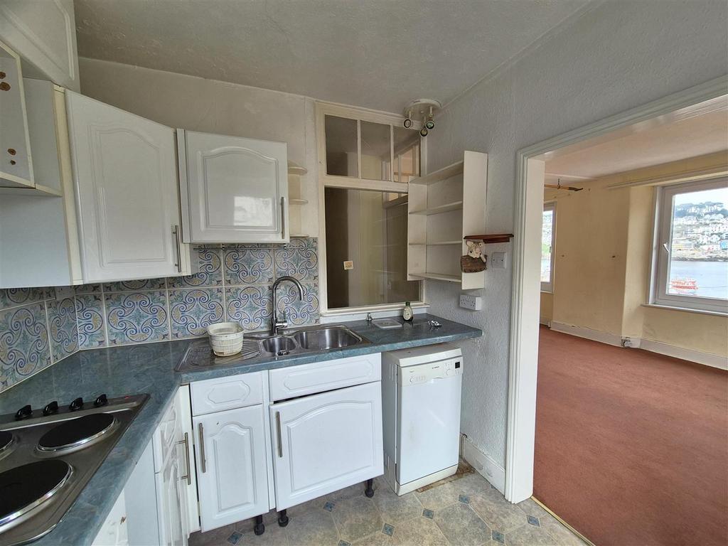 Kitchen (2).jpg