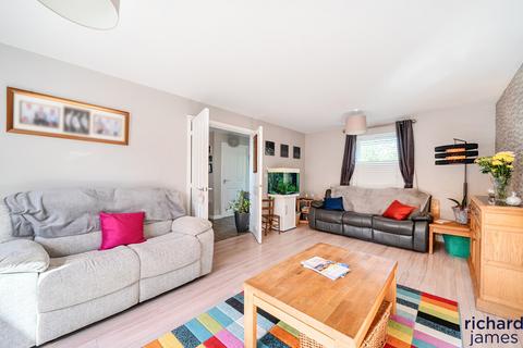 18 Collard Close, Swindon, SN1 7AS