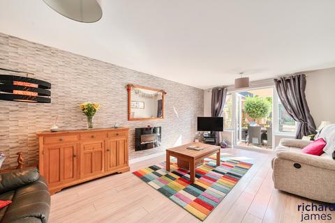 18 Collard Close, Swindon, SN1 7AS