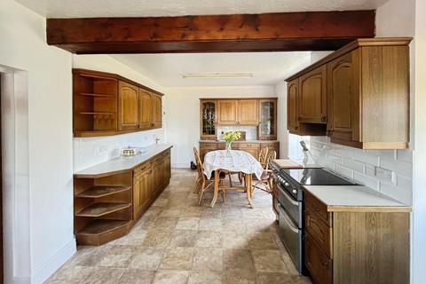 4 bedroom detached house for sale, Holly Road, Uttoxeter